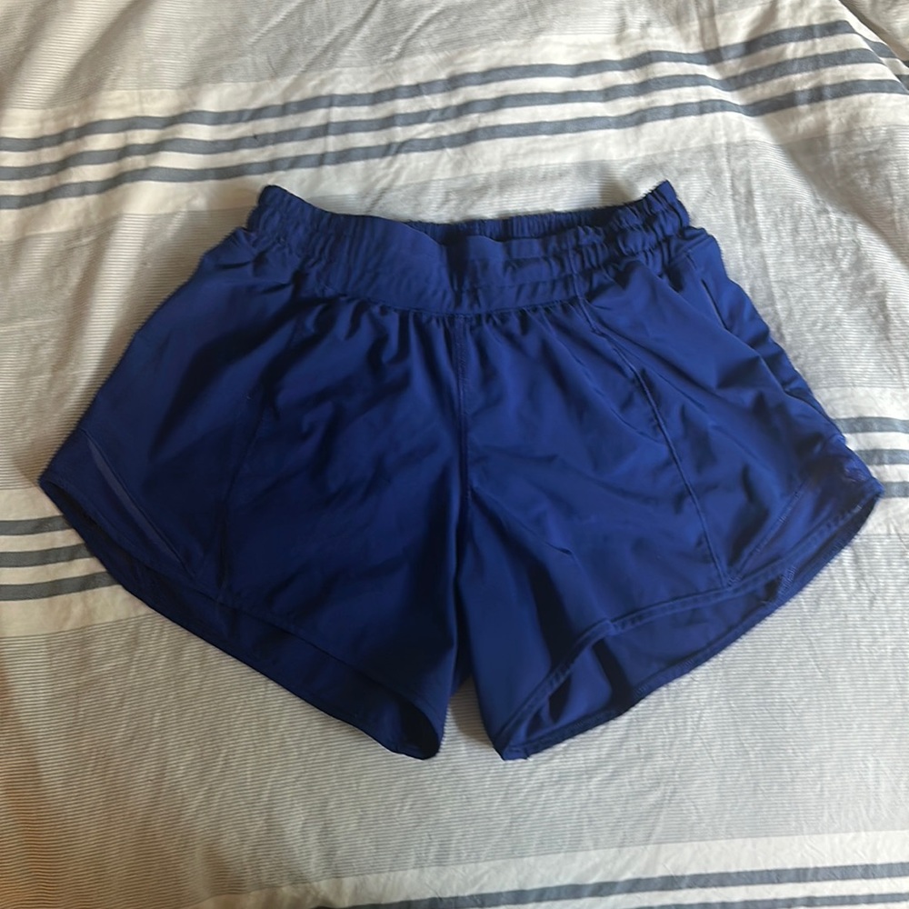 Lululemon Hotty Hot Shorts, size 4, 4inch